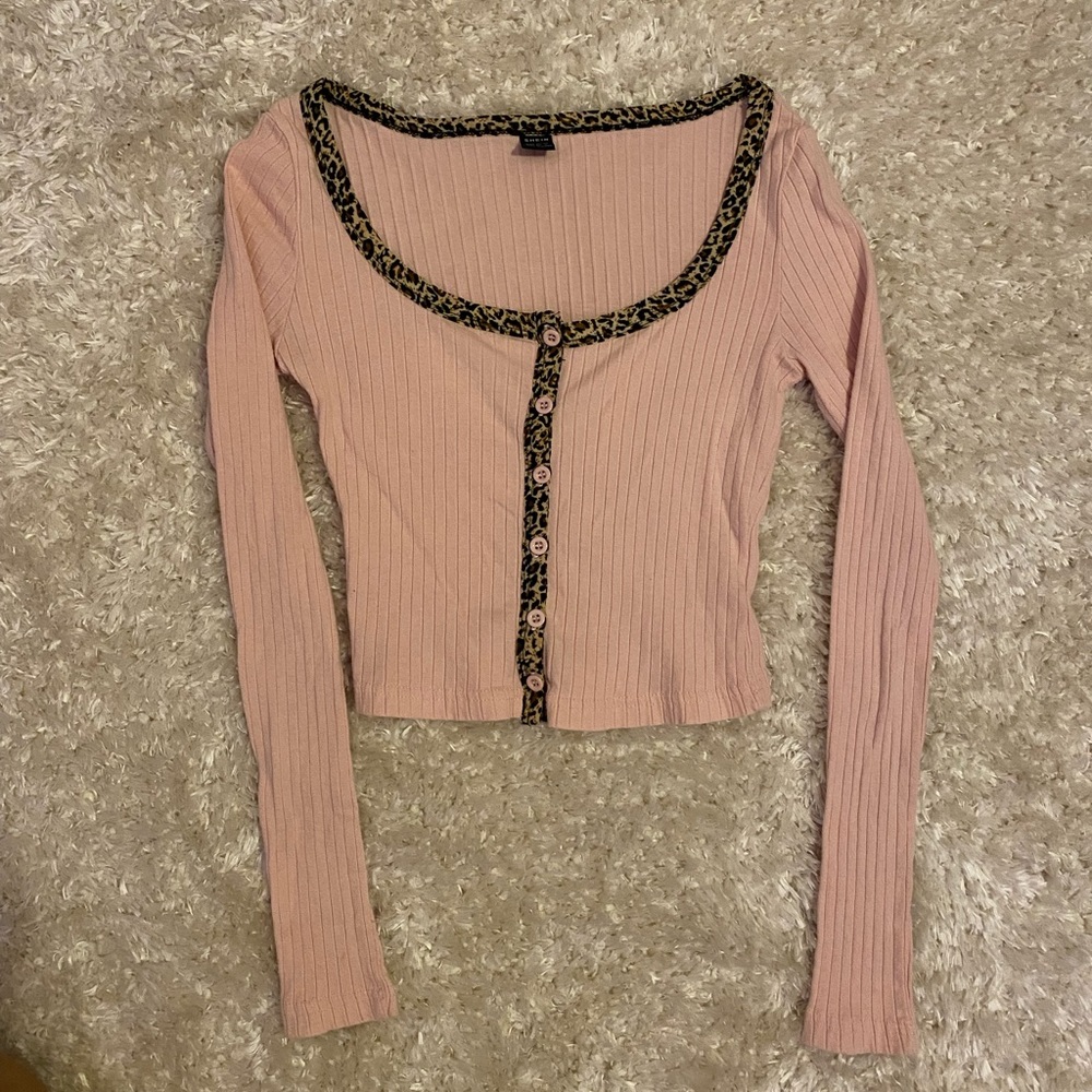 Pink button up long sleeve 💖